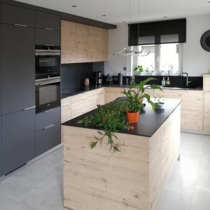 Cuisine avec Ilots central Montrond les Bains