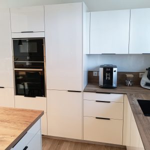 Aménagement d'angle de cuisine à Feurs